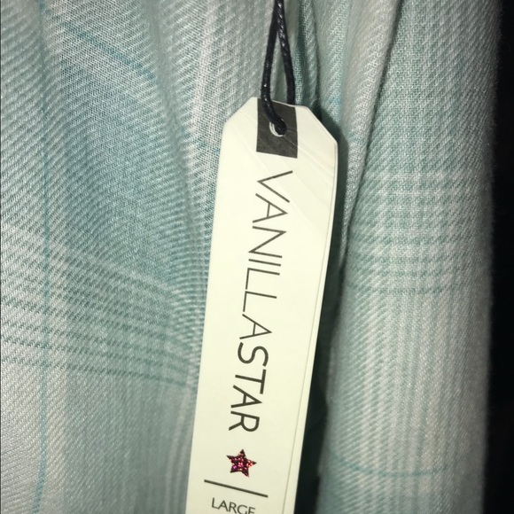 Plaid button down . - Picture 4 of 4